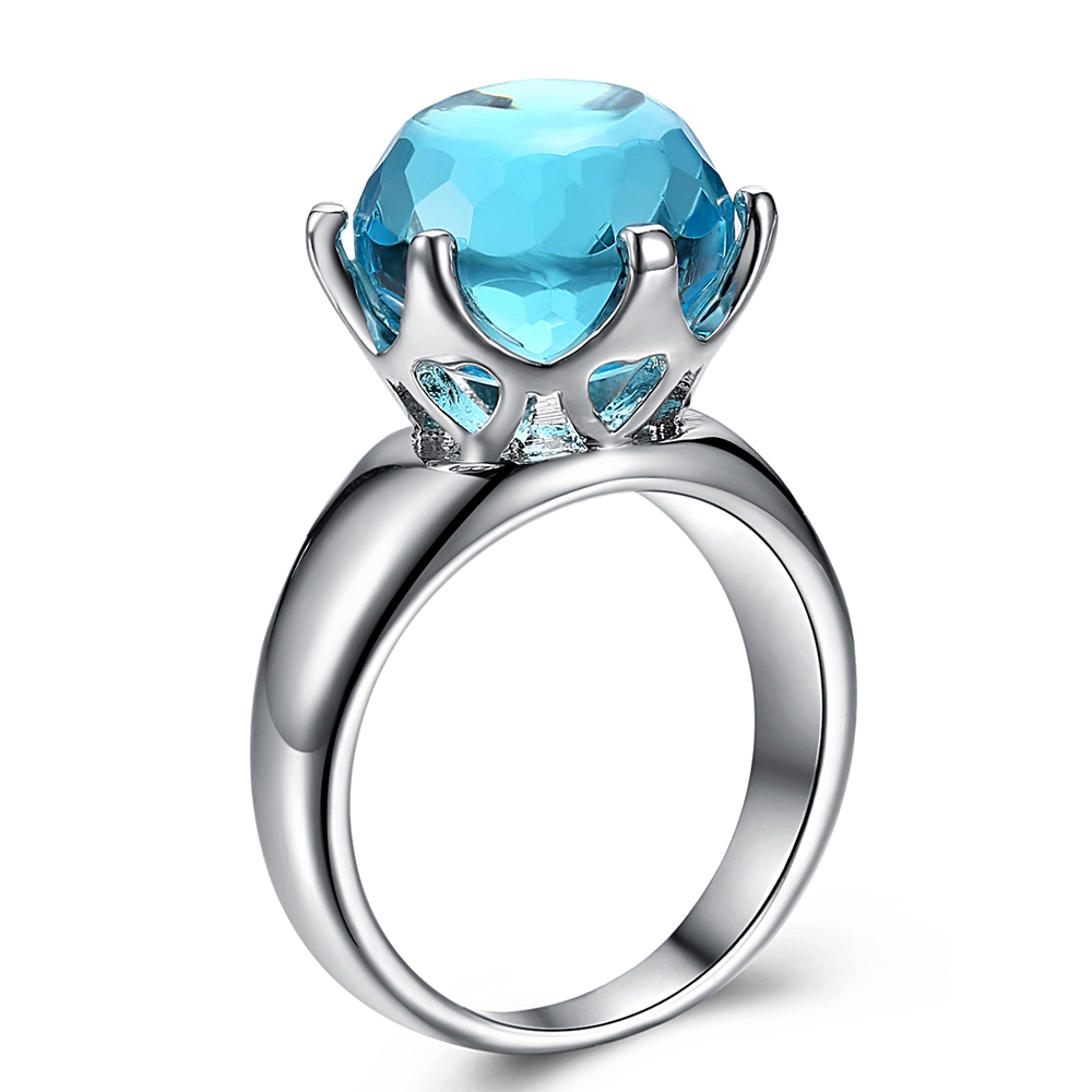 Women&rsquo;s Fine Ring with Blue Crystal