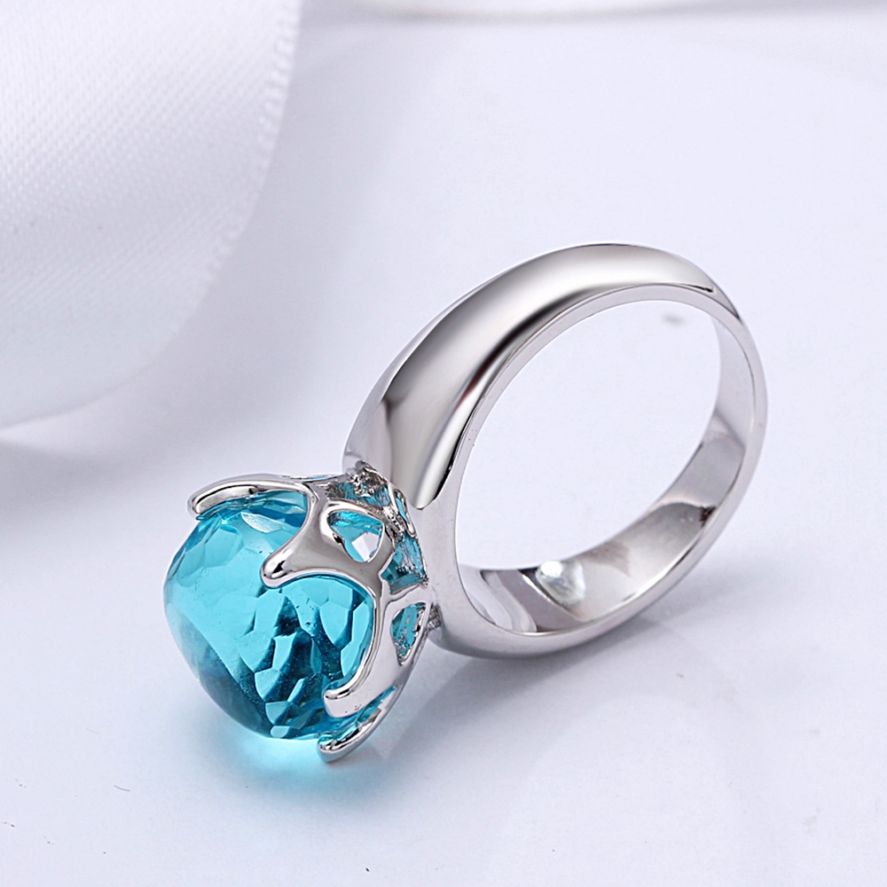 Women&rsquo;s Fine Ring with Blue Crystal